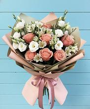 Букет цветов из:  Розы, Альстромерии и Лизиантусы в Косихе