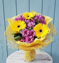 Букет цветов из:  Хризантемы и Герберы в Косихе