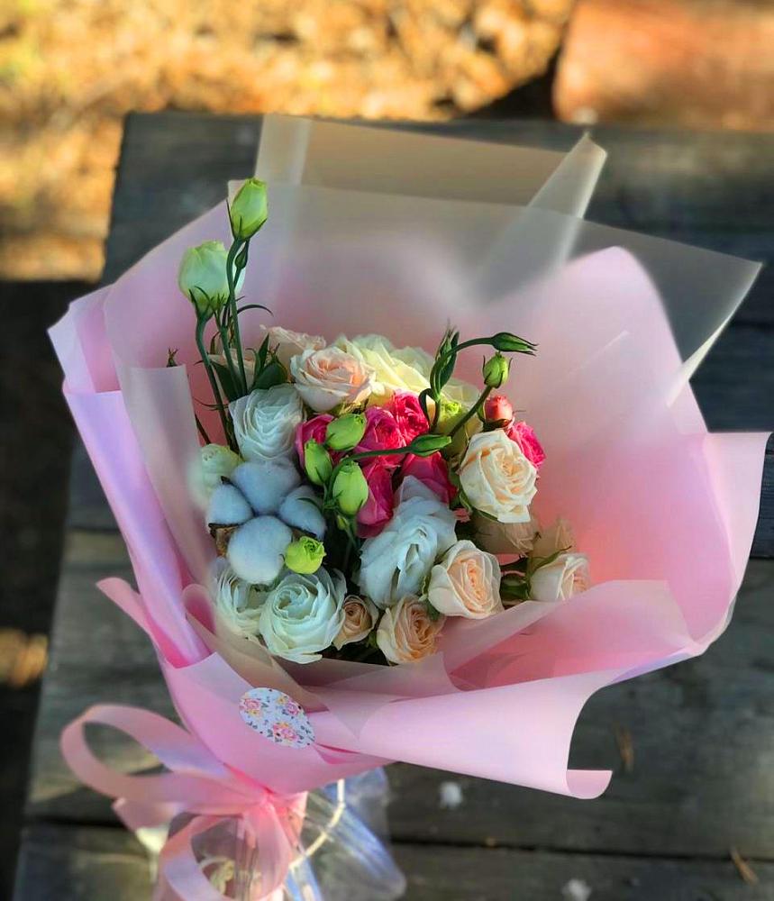 Букет цветов из: Розы и Лизиантусы в Косихе