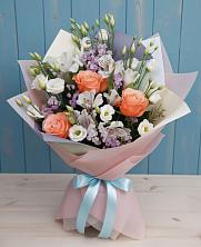 Букет цветов из:  Лизиантусы, Розы, Альстромерии и Гипсофила в Косихе