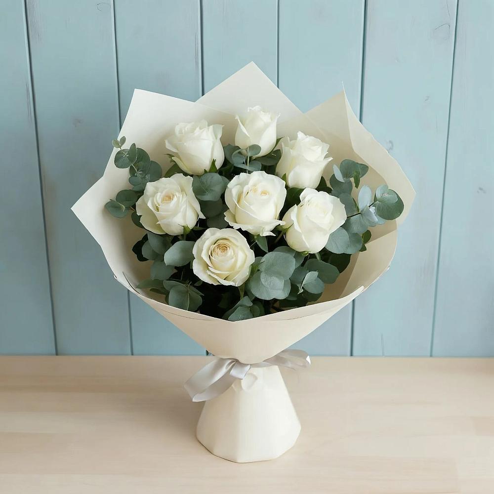 Букет Белые розы в Эвкалипте в Косихе