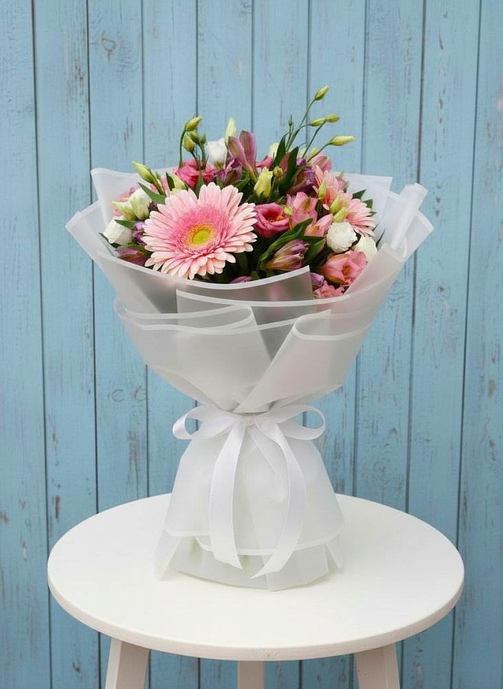 Букет цветов из: Герберы, Альстромерии и Лизиантусы в Косихе