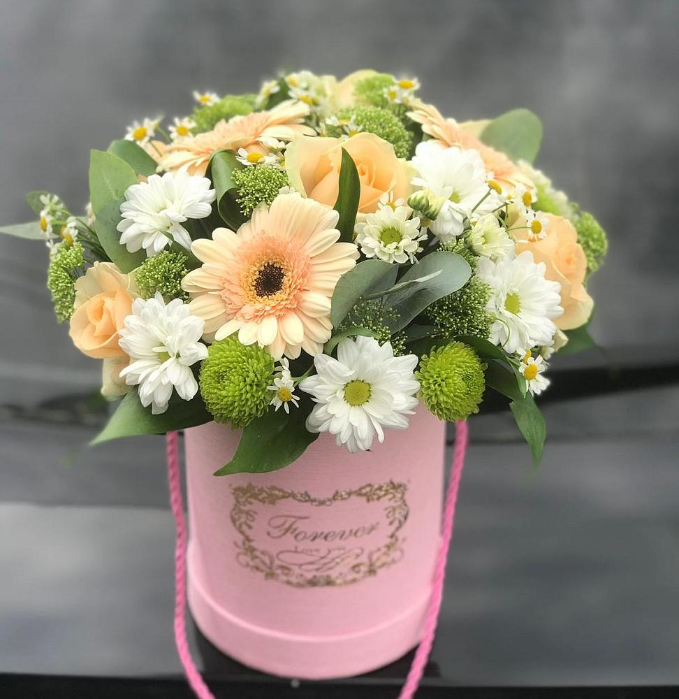 Цветочная композиция из Розы, Герберы и Хризантемы в шляпной коробке в Косихе