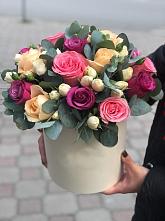Цветочная композиция из Розы в шляпной коробке в Косихе