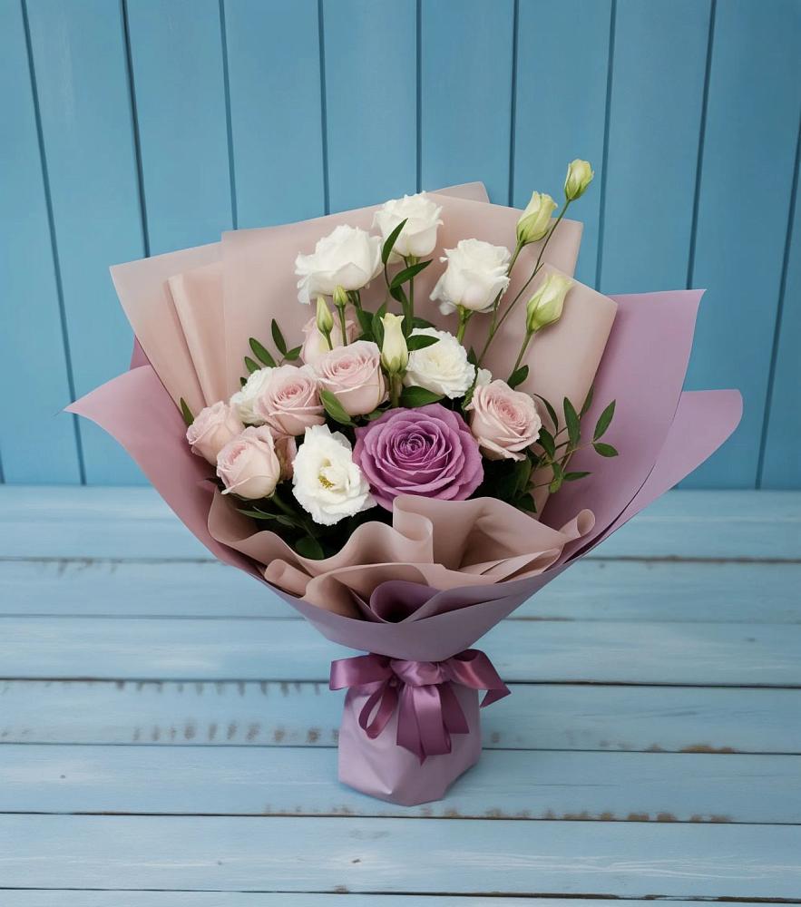 Букет цветов из: Розы и Лизиантусы в Косихе